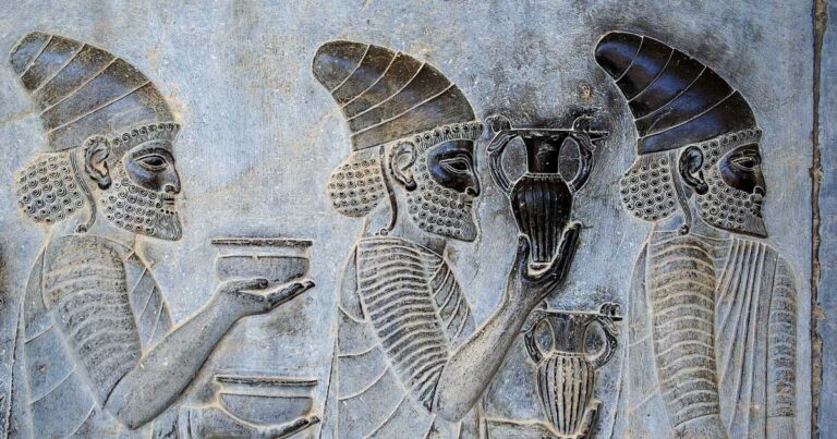 Armenians depicted in Persepolis. Gene analysis has disproven theories of their Balkan origin held since antiquity. Source: Phillip Maiwald (Nikopol) / CC BY-SA 3.0.