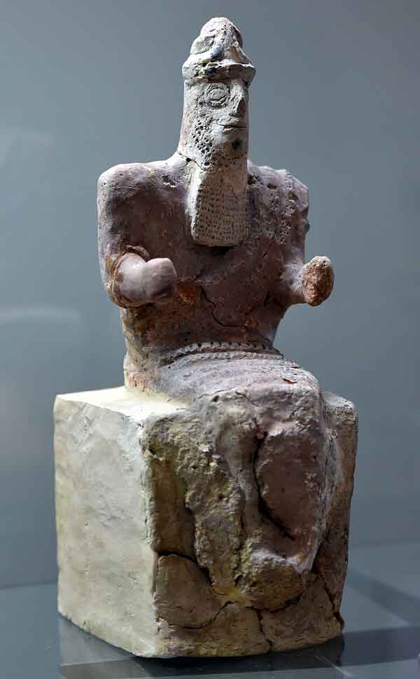 Sculpture of Enlil, chief of the Anunnaki gods. Also found in Nippur. By Dr. Osama Shukir Muhammed Amin. Source: CC BY-SA 4.0.