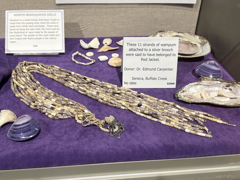 Wampum shell beads at the Seneca-Iroquois National Museum. By Nosferratus. Source: Public Domain.