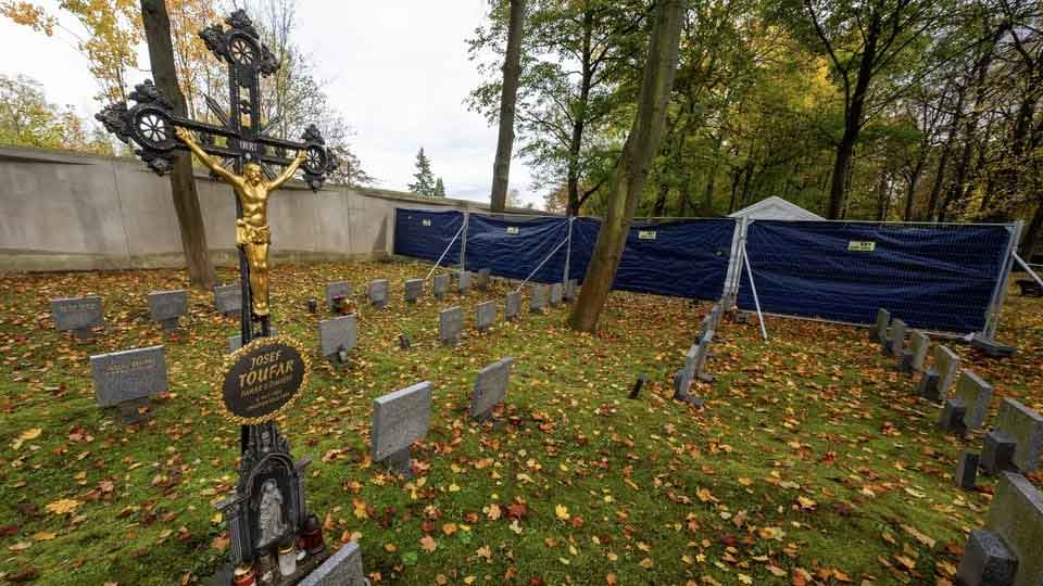 Prague Archaeologists Excavate Graves of Anti-Communist Resistance Fighters